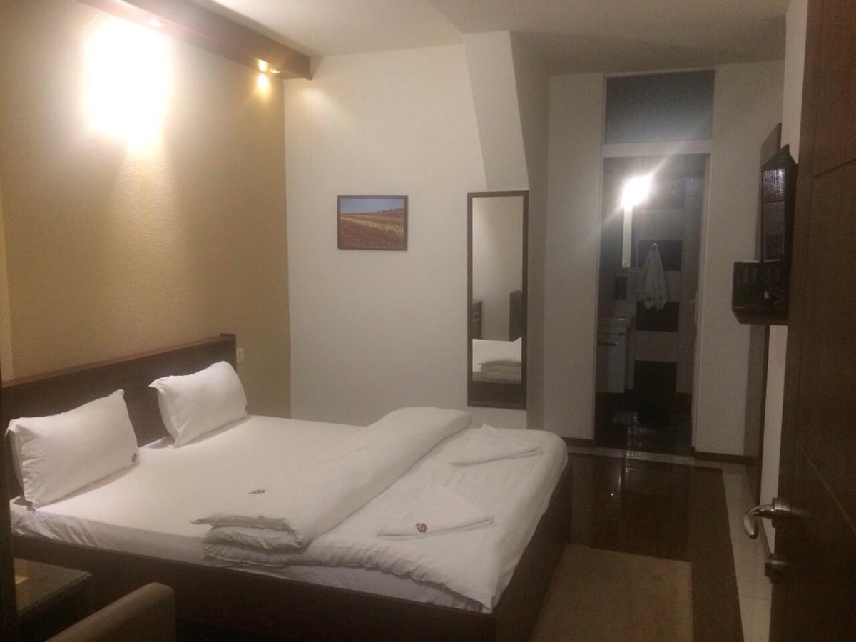 Hotel Millenium2 Prizren Eksteriør bilde